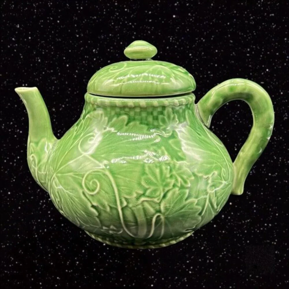 Vintage Pier 1 Imports Handpainted Green‎ Cabbage Teapot Portugal 6”W 9”T